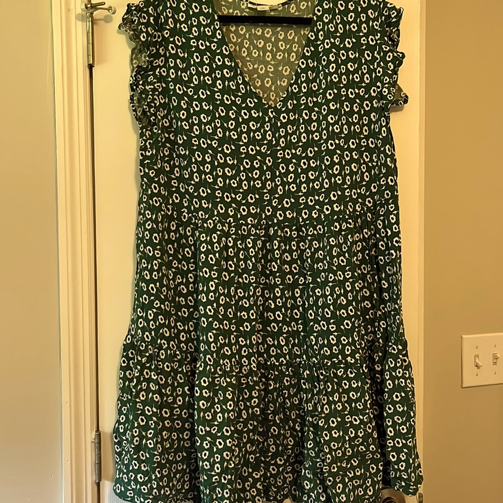 Avenue green floral dress size 18